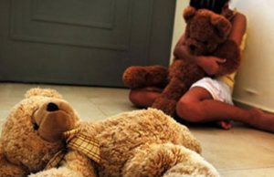 Criança de 9 anos se salva dentro do armário enquanto o pai executa toda a famíliaBarbaridade