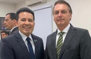 Delegado Péricles propõe e deputados aprovam medalha de cidadão do Amazonas para BolsonaroPolítica