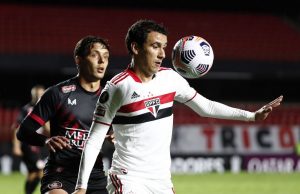 Tricolor paulista janta os uruguaios e segue 100% na LibertadoresLibertadores da América