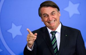 Bolsonaro muda de ideia e pede para ser vacinado neste sábado contra a CovidMuda tudo