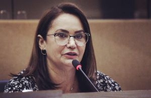 Vereadora professora Jaqueline pede à Semed que exiba fotos dos professores com máscaraPolêmica