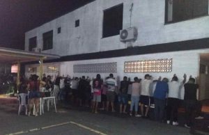 Polícia acaba com festa clandestina com quase 300 ‘peitos de aço’ no Centro de Manaus