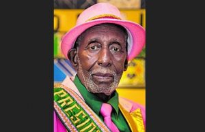 Covid-19 leva Nelson Sargento, maior sambista do BrasilSeu estado agravou na quarta-feira, 26, quando começou a respirar com auxílio de máscara de oxigênio após ter uma piora do padrão ventilatório e hipertensão