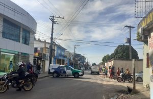 Ataques continuam na Compensa: veículo de PM é incendiado dentro de garagem; veja o vídeo