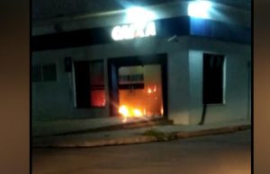URGENTE: Agência da Caixa Econômica em Iranduba é incendiada por traficantes; veja o vídeo