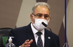 ‘Nem pedi demissão, nem vou pedir demissão’, garante ministro Marcelo QueirogaFirme no cargo