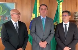 Bolsonaro, David Almeida e coronel Menezes anunciam investimentos para Manaus: veja o vídeo'Estamos juntos nessa empreitada', disse Bolsonaro