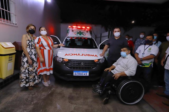 __ Dep. Roberto Cidade entrega ambulância e equipamentos ao SPA Joventina Dias, com recursos de emendas