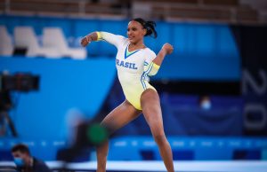 ‘Baile da Favela’ conquista Tóquio e leva Rebeca Andrade para as finais da ginásticaBrilho verde e amarelo