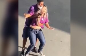 TERROR – Com arma na cabeça, mulher é feita de refém e criminoso morre; veja vídeo