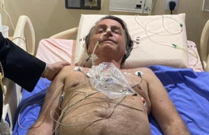 Bolsonaro agradece orações e culpa facada por seu problema de saúdeTratamento