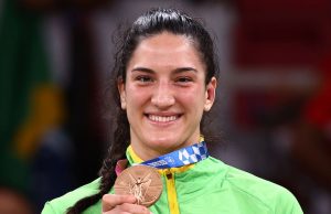 Mayra Aguiar conquista bronze no judô na Olimpíada de TóquioGaúcha se tornou a 1ª judoca do país a faturar três medalhas olímpicas