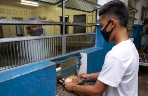 Prefeitura afirma manter merenda nas escolas que não voltaram ao ensino presencialRisco alimentar