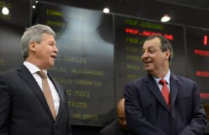 Arthur xinga Omar e chama senador de “gueixa obediente”Farpas