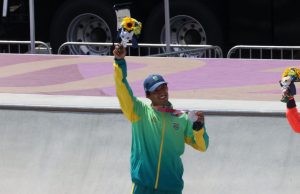 Kelvin Hoefler é prata no skate e dá primeira medalha ao Brasil em TóquioPódio