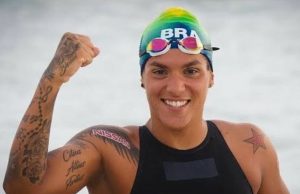 Ana Marcela conquista ouro inédito para o Brasil na maratona aquáticaForça feminina