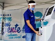 Moradores do Petrópolis, São Lázaro e Betânia recebem atendimento itinerante na porta de casa para serviços de água