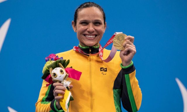 carol_santiago_ouro_medalha