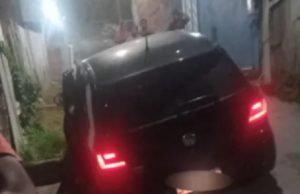 Corpo é encontrado em porta-malas de carro com orelha e dedo arrancados em Manaus