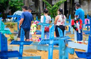 Manaus abre cemitérios para homenagens neste Dia dos PaisSaudade
