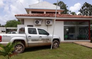 Presos prendem policial na cela e fogem da delegacia no AmazonasPestes