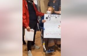 Com salva de palmas, Glória Menezes deixa hospital após vencer a Covid-19A atriz perdeu seu parceiro de vida Tarcísio Meira para a doença