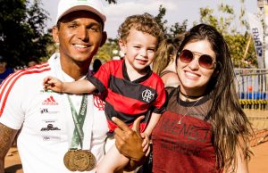 Após ouro na canoagem, Isaquias Queiroz volta ao Brasil para cumprir promessa: ‘me casar’Recordista em medalhas