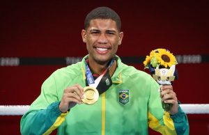 Praticamante derrotado, Hebert Conceição acerta soco no final e garante ouro para o BrasilSuperação