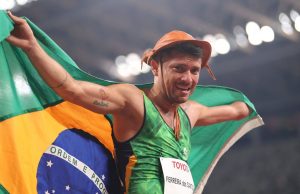 Petrúcio Ferreira é bicampeão nos 100m e quebra recorde na Tóquio 2020Na mesma prova, carioca Washington Júnior conquistou o bronze