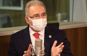 Queiroga testa negativo para a Covid e arruma as malas para voltar ao BrasilRetorno imediato