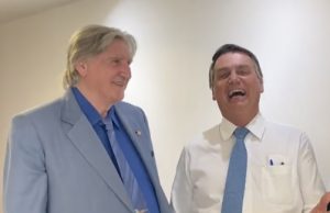 Sérgio Reis marca manifestação com caminhoneiros a favor de Bolsonaro