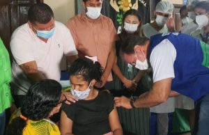 Sobrevivente da Covid, menina de 13 anos é primeira adolescente vacinada no interiorVitória da vida