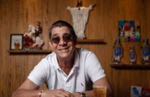 Internado com Covid, Zeca Pagodinho recebe apoio de todas as classes, religiões e coresQuerido em todo o Brasil