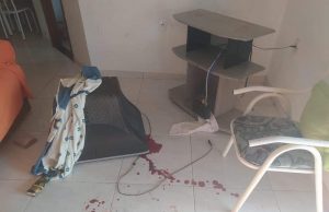 Bebê de um ano morre após um rack e TV cair por cima dela na sala de casa