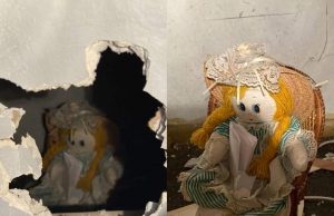 Annabelle, corre aqui! Professor encontra boneca chumbada na parede de casa com bilhete macabro