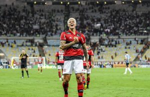 Com dois de Pedro, Flamengo derrota Grêmio e avança na Copa do Brasil