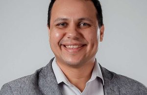 Vereador que elaborou PL para desobrigar uso de máscara morre de Covid aos 34 anos em MGLuto na política