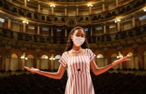 ‘The Voice Kids’ Izabelle Ribeiro representante manauara pede apoio dos amazonensesA menina visitou pela primeira vez o Teatro Amazonas