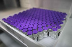 Amazonas recebe remessa com 54.990 doses de vacinas da PfizerMais de 5,4 milhões de doses já desembarcaram no estado desde o início da campanha de vacinação