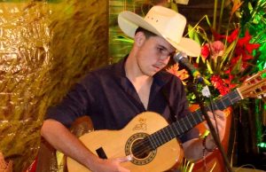 Cantor sertanejo morre aos 19 anos após cirurgia para retirada de tumor cerebral