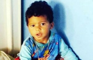 Bebê de um ano morre após ser atingido por bala perdida no RJA criança estava com o pai no salão de barbeiro em Mesquita, na Baixada Fluminense, junto com o pai