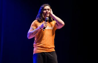 Para alegria dos fãs manauaras, Whindersson diz que voltará a cidade para lotar estádio