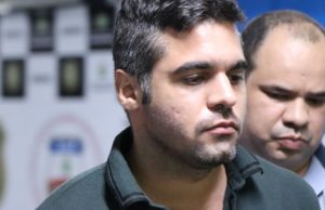 Caso Flávio – Alejandro e Paola Valeiko ficam em silêncio durante audiência de instruçãoNesta terça-feira (26), a audiência será reiniciada com o interrogatório presencial do quinto e último réu, Elizeu da Paz de Souza