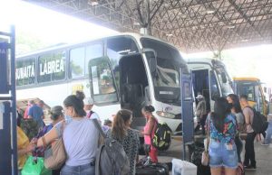Mais de 30 mil devem deixar Manaus durante feriado prolongadoOperação comandada pela Arsepam segue até o dia 2 de novembro nas principais saídas da capital amazonense