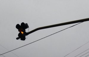 Furtos de fiação elétrica deixam semáforos inoperantes em Manaus