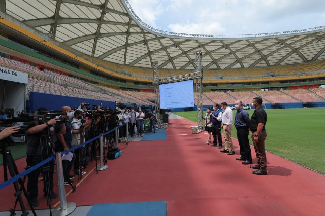 Governador Wilson Lima e secretários estaduais no lançamento do Vacina Premiada, na Arena da Amazônia 4_Foto_Diego Peres_Secom