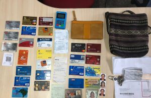 Dupla é presa em flagrante aplicando “golpe da baluda” em ManausPrática usada pelos infratores era oferecer recompensa às vítimas que achassem objeto de alto valor, supostamente perdido