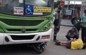 Motociclista escapa da morte durante acidente com ônibus na Cachoeirinha