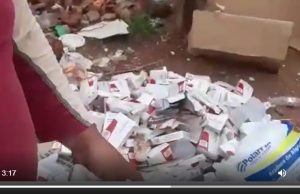 Morador de Iranduba denuncia descarte de medicamentos no prazo de validade em lixeira viciadaO secretário de saúde de Iranduba, Ricardo Ferreira negou que o material pertença ao município