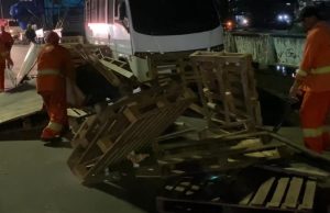 Limpa na Orla da Manaus Moderna retira mais 800 bancas irregulares: “Revitalização”Revitalização